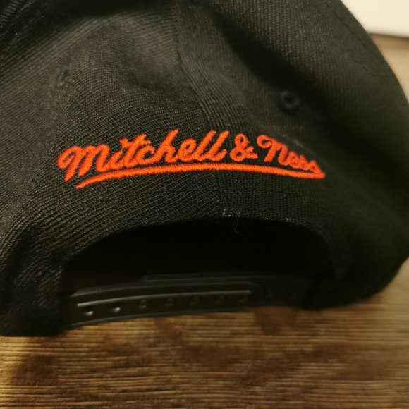 Mitchell & Ness Toronto Raptors Cap - Picture 3 of 4